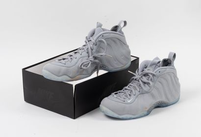 NIKE, Foamposite Wolf Grey suede
Pair of...