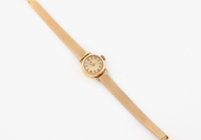 LIP
Ladies' watch in yellow gold (750), round...