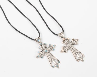 René GOUIN
Two openwork cross necklaces in...