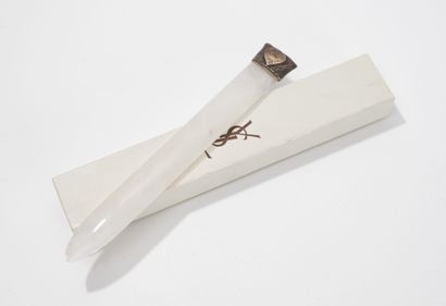 Robert GOOSENS pour Yves SAINT-LAURENT
Coordinated...