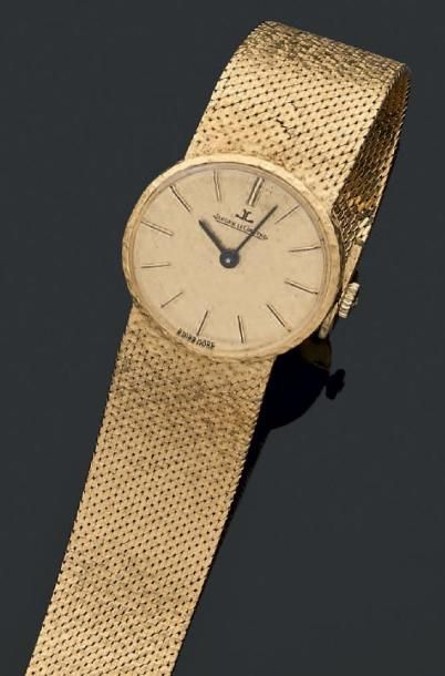 Montre bracelet de dame en or jaune à boitier...