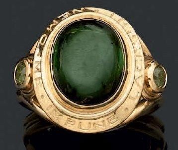 Bague chevalière en or, ornée d'un cabochon...