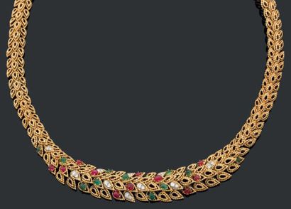 VAN CLEEF & ARPELS
Elégant collier «Feuillage»...
