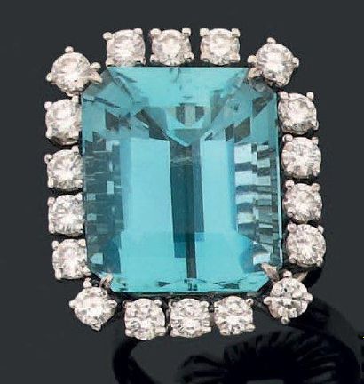 Bague en alliage d'or gris 585 millièmes,...