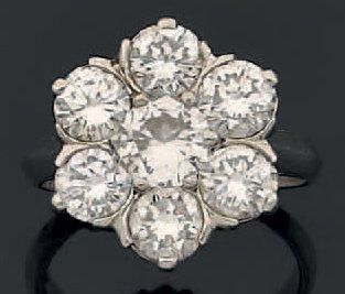 JNUELL
Bague marguerite en platine ornée...