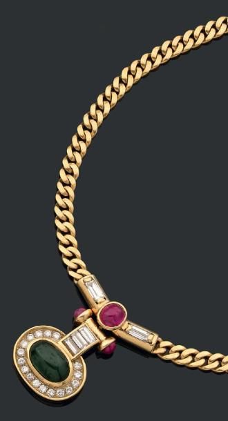 Collier en or jaune formé d'une chaîne à...