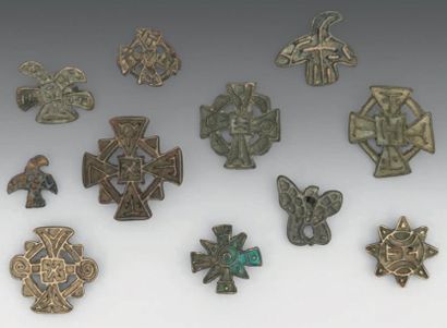 Onze sceaux-amulettes en bronze représentant...