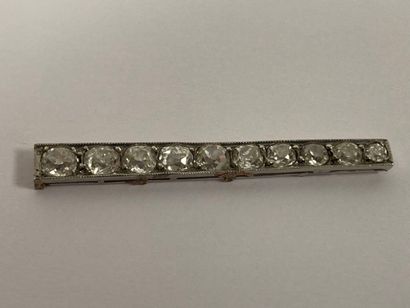 Line in platinum (950) paved with ten old-cut...