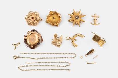 Lot of miscellaneous jewelry in yellow gold...