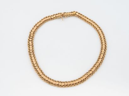 Yellow gold (750) necklace with square links,...