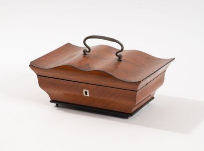 Miscellaneous lot including : 
- a gilt and...