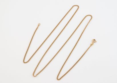 Yellow gold (750) curb chain.
Spring-ring...