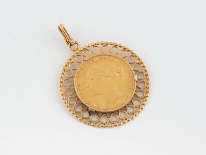 Gold sovereign, Victoria, 1877, mounted as...