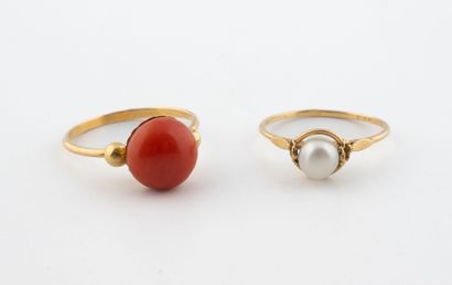 Lot of 2 yellow gold (750) rings including...