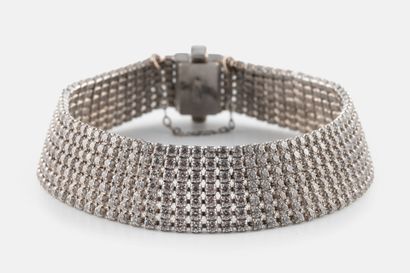 Bracelet in white gold (750) adorned with...
