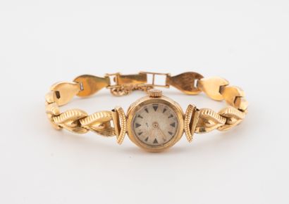 LIP 
Ladies' wristwatch in yellow gold (750)...