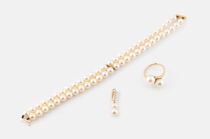 Yellow gold (750) lot including:
- A bracelet...