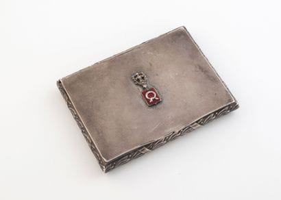USSR, POLAND
Silver cigarette case (min.800)....