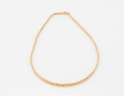 Yellow gold (750) necklace in a slightly...