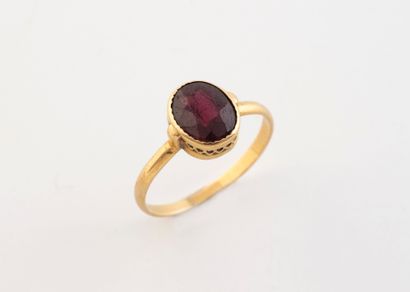 Yellow gold (750) ring set with a faceted...