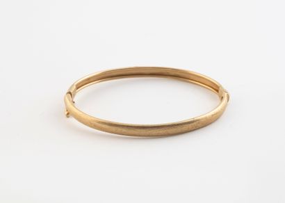 Semi-open yellow gold (585) child's bracelet...