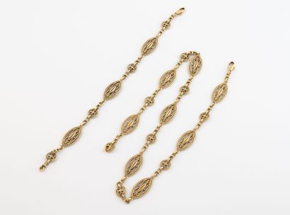 Half-set in yellow gold (750) comprising...
