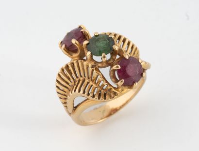 Yellow gold (750) ring with openwork leaf...