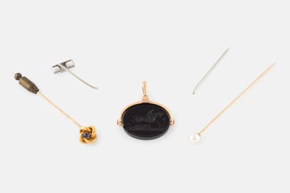 Yellow and white gold (750) lot including...