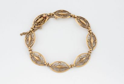 Yellow gold (750) bracelet with filigree...