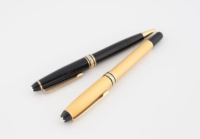 MONTBLANC
Set of two ballpoint pens including...