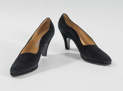 Philippe MODEL 
Pair of black suede pumps...