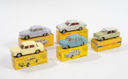 DINKY TOYS FRANCE
Lot including :
-Ami 6...