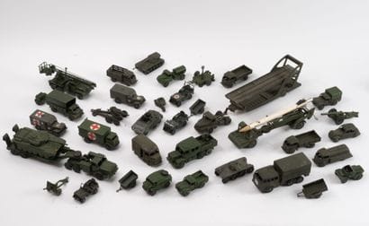 DINKY TOYS FRANCE & ENGLAND
Important lot...