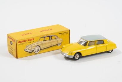 DINKY TOYS FRANCE
Citroën DS 19 (with windows),...