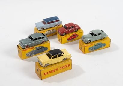 DINKY TOYS FRANCE
Lot including :
-Ford Vedette...
