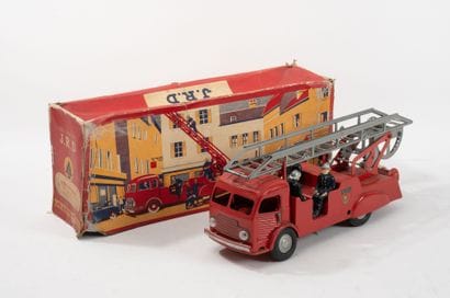 JRD
Simca Cargo.
Fire engine.
Damage and...
