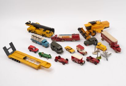 JRD
Lot of 2 Berliet tractors and a Unic...