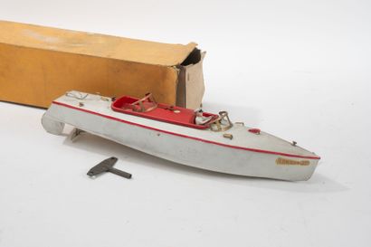 JEP
Canot ruban bleu n°2.
Cream and red lacquered...
