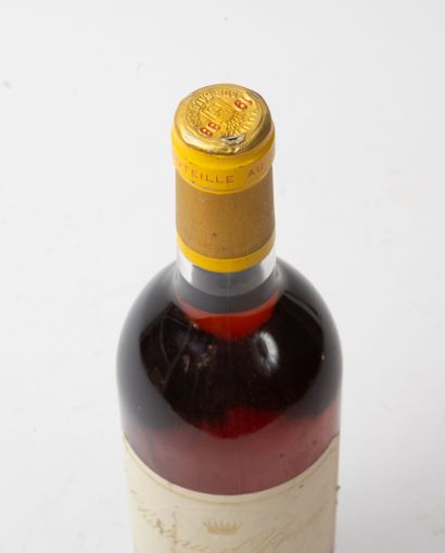 CHÂTEAU D'YQUEM
1 bouteille, 1988.
Lur-Saluces.
Sauternes....