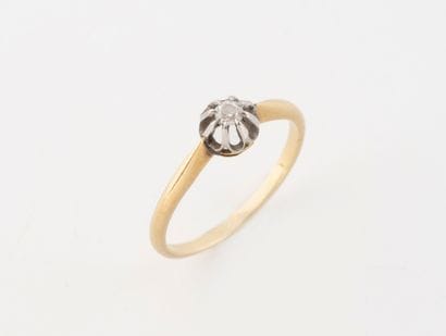Solitaire ring in yellow gold (750) set with...
