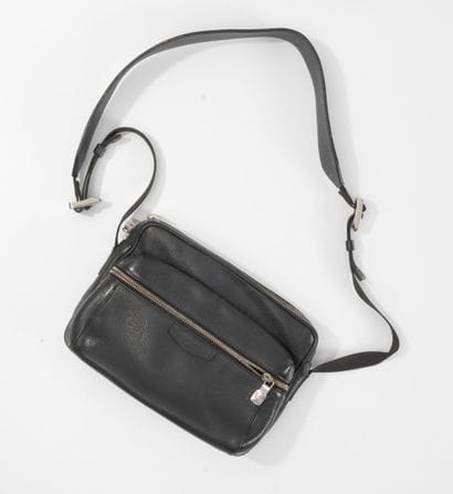 Louis VUITTON
Pochette en cuir Taiga noir...