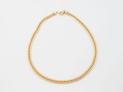 Flat link necklace in yellow gold (750)....