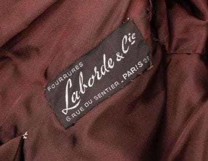 LABORDE & CIE, L'ATELIER DU FOURREUR
Lot...