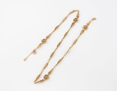 Yellow gold (750) necklace with alternating...