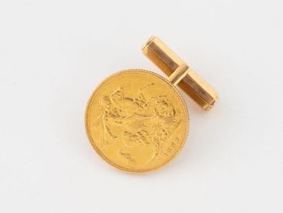 Gold sovereign, Victoria, 1887, mounted as...