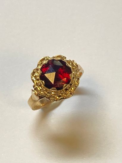 Yellow gold (750) lot comprising:
- A pair...