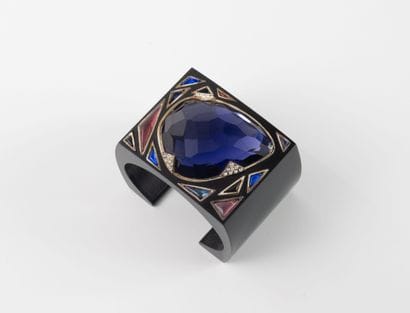 SWAROVSKI
Rectangular open bracelet in black...