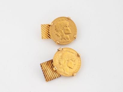 Pair of yellow gold (750) cufflinks adorned...