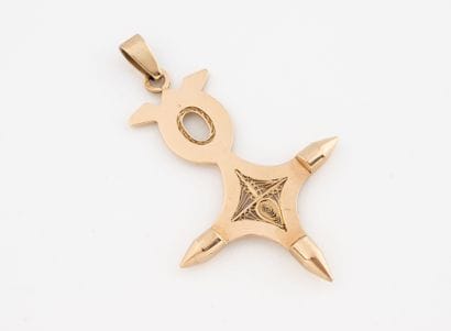 Yellow gold (min 750) pendant in the form...