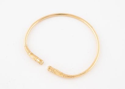 Rigid yellow gold (750) open link bracelet.
The...